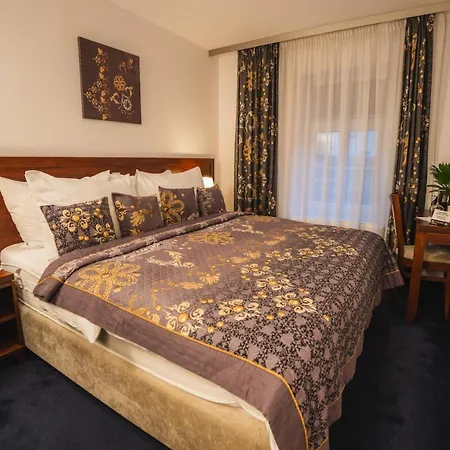 Depandance Hubertus Hotel 3*