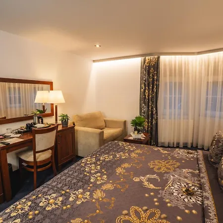 Hotel Depandance Hubertus 3*